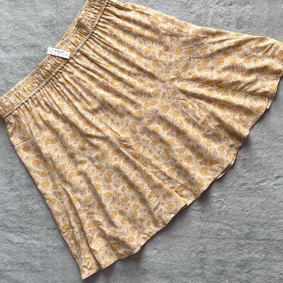 Madewell Dresses & Skirts - NWT Madewell Pull-On Swing Mini Skirt Piccola Floral French Vanilla Large Sz L